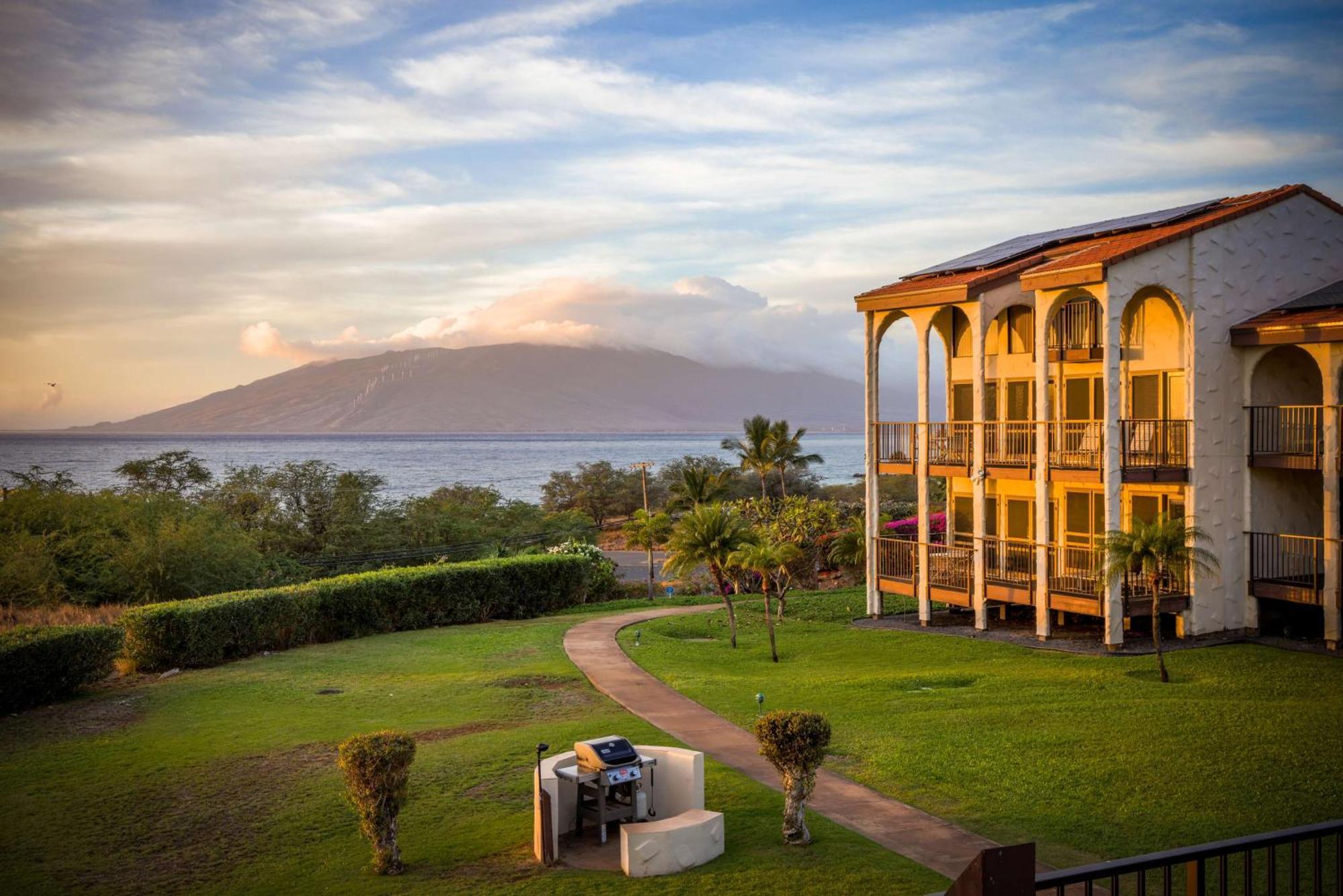 Апарт отель Aston Maui Hill Уэйлея Экстерьер фото