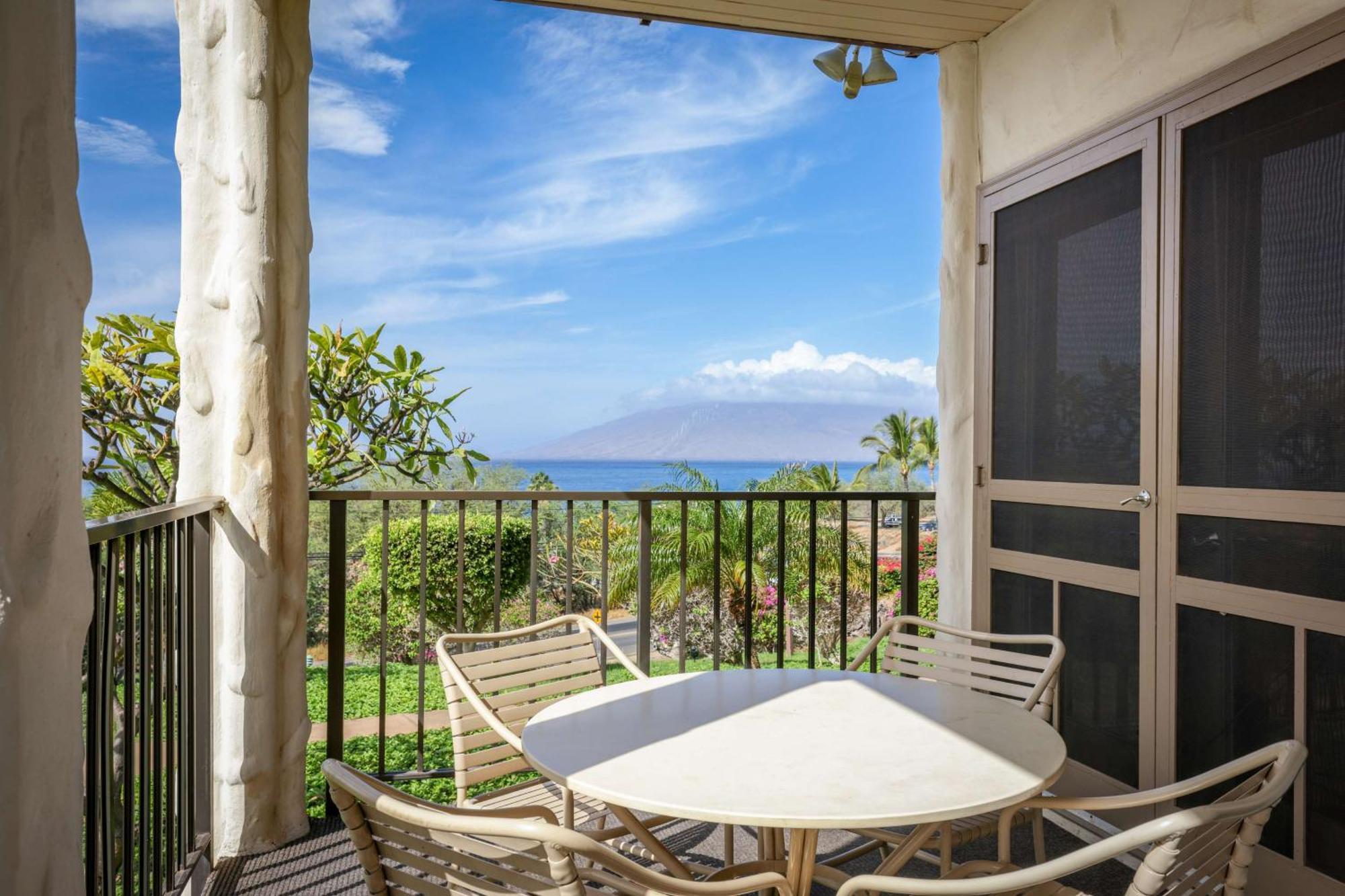 Апарт отель Aston Maui Hill Уэйлея Экстерьер фото